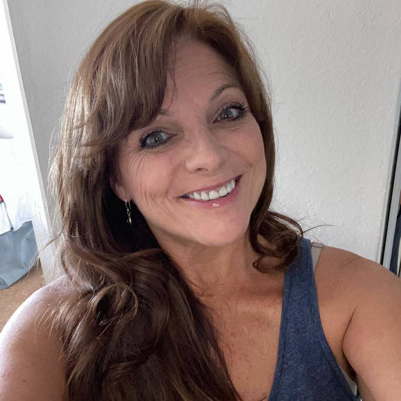 Meet your Posher, Shelly - Picture 1 of 1